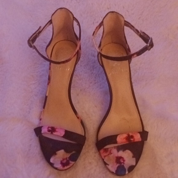 Vince Camuto heels - Picture 7 of 7